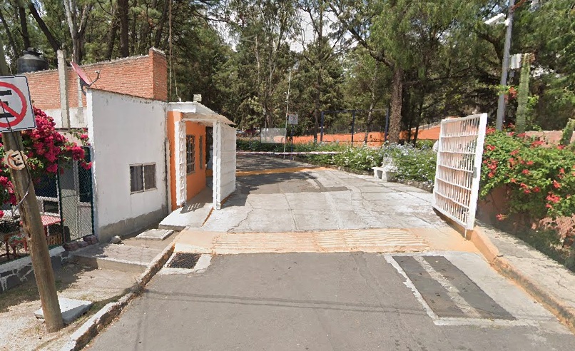 INAOE main entrance gate